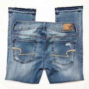 American Eagle Artist Crop Distressed Jeans SZ 6